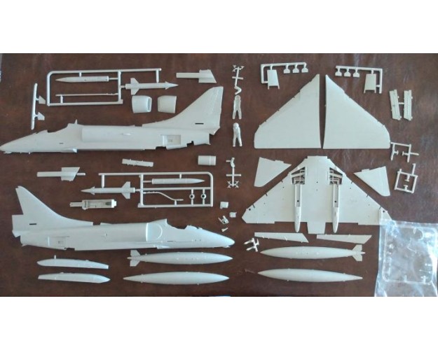 A-4E/F SKYHAWK 1/32 – Incompleto