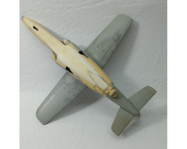IA-63 PAMPA 1/72 ACONCAGUA (RESINA - SEMIARMADO)