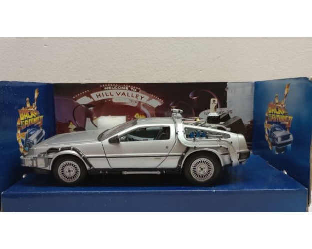 DE LOREAN TIME MACHINE - BACK TO THE FUTURE II