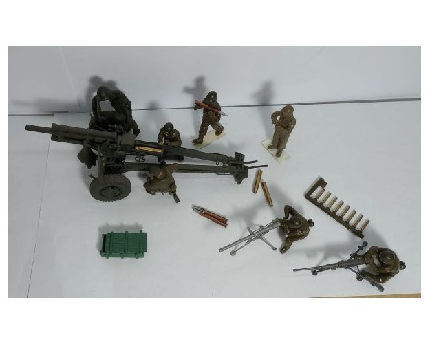 DIORAMA U.S ARMY: Obus Howitzer 105mm  + Cal. 0,50 + M18 + 7 figuras