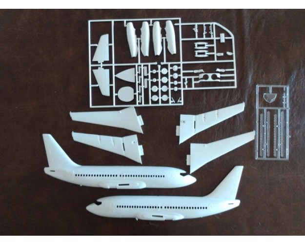 BOEING 737 1/125 – Sin instrucciones ni calcas