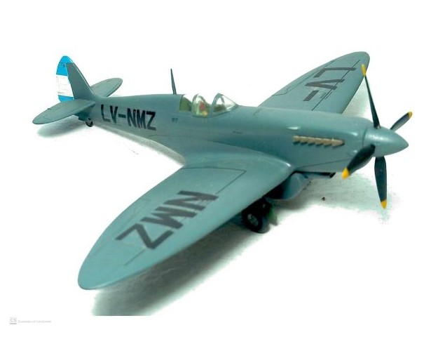 SUPERMARINE SPITFIRE PR.XI LV-NMZ - MORÓN 1947 - 1/72