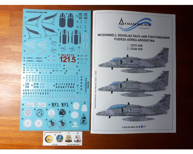 MCDONNELL DOUGLAS OA/A-4AR FIGHTINGHAWK EN LA F.A.A. 1/48