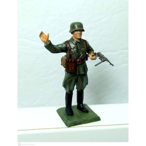 Infante Alemán con MP40