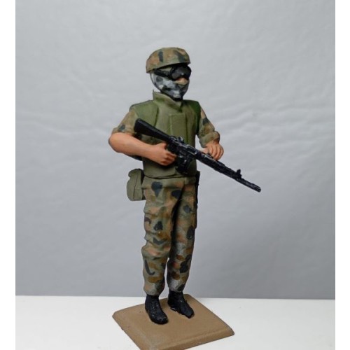 Soldado moderno de fuerzas especiales