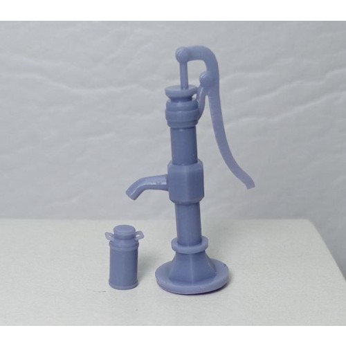 Bomba de agua manual y tarro