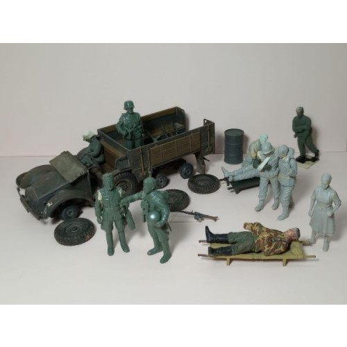 DIORAMA: Krupp Protze + 11 figuras + 1 tambor + 2 camillas + accesorios