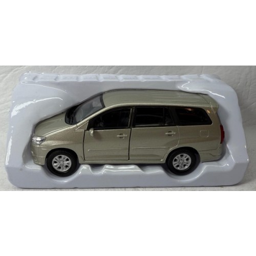 TOYOTA INNOVA