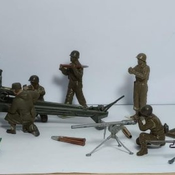 DIORAMA U.S ARMY: Obus Howitzer 105mm  + Cal. 0,50 + M18 + 7 figuras