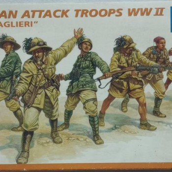 ITALIAN ATTACK TROOPS WWII "BERSAGLIERI"