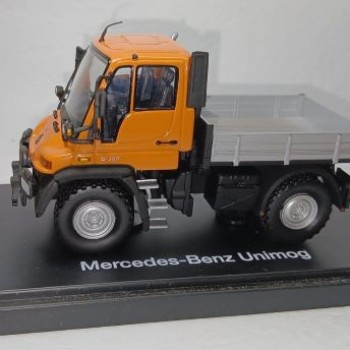 MERCEDES BENZ UNIMOG "U 300"