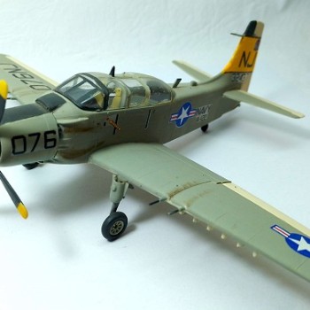 SKYRAIDER AD-5 1/72