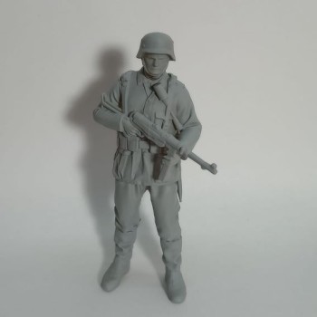 SOLDADO ALEMÁN CON MP40 - 120mm