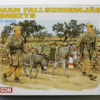 GERMAN FALLSCHIRMJÄGER W/DONKEYS